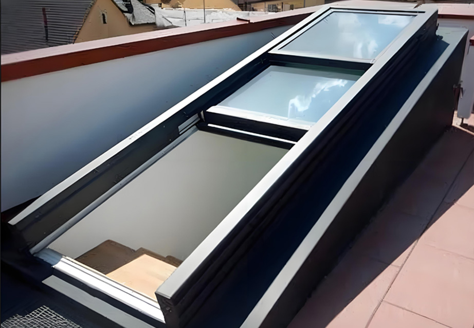 Retractable skylight