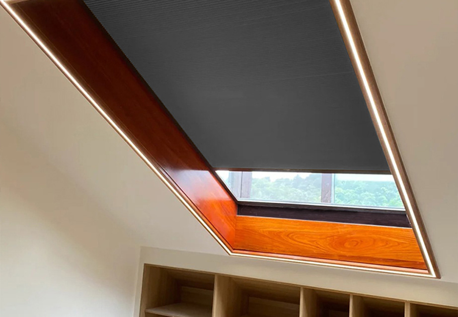 Built-in sunshade